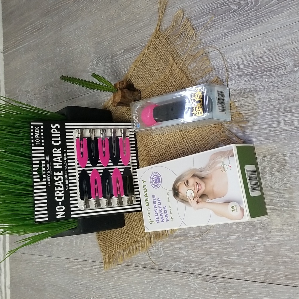 Beauty Bundle 💗 - Picture 8 of 8